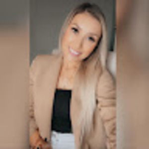 Meet your Posher, Alyssa